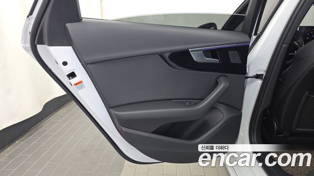 Audi A4 2021 — photo 15