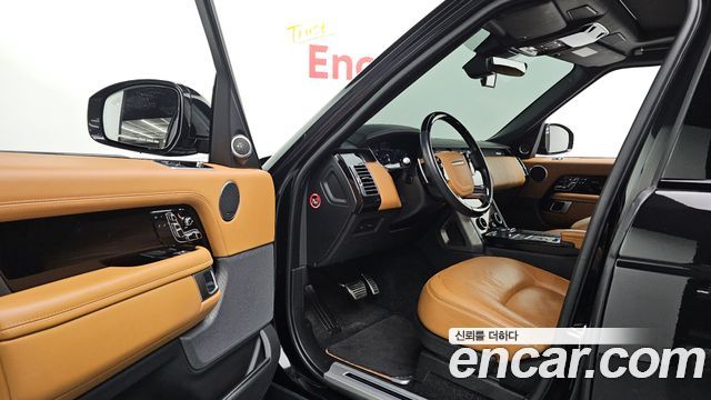Land Rover Range Rover 2021 — photo 13