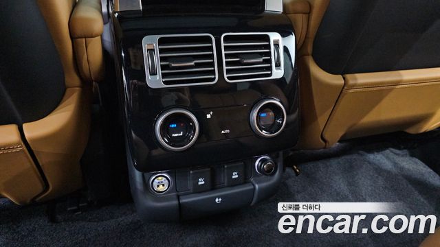 Land Rover Range Rover 2021 — photo 33