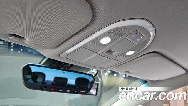 Genesis G80 2018 — photo 24
