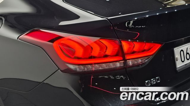 Genesis G80 2018 — photo 9