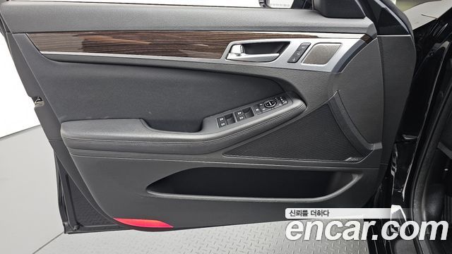 Genesis G80 2018 — photo 14