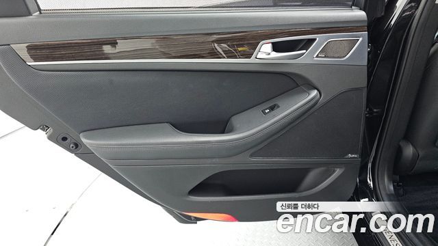 Genesis G80 2018 — photo 15