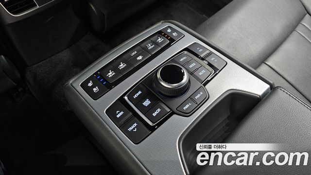 Genesis G80 2018 — photo 30