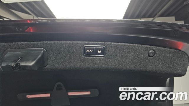 Genesis G80 2018 — photo 32