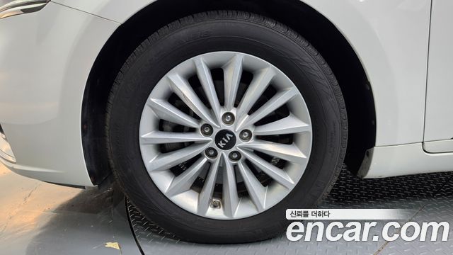 Kia K7 2018 — photo 5