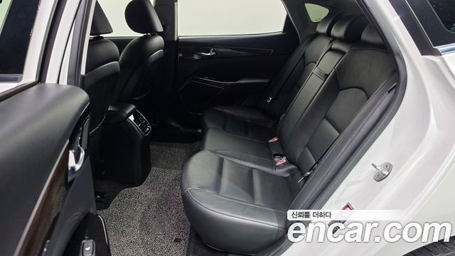 Kia K7 2018 — photo 11