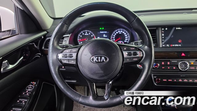 Kia K7 2018 — photo 13