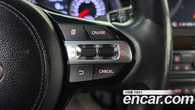 Kia K7 2018 — photo 15
