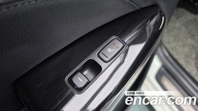 Kia K7 2018 — photo 18