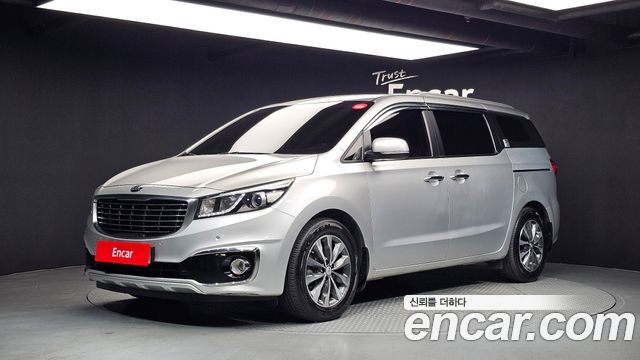 Kia Canival 2016 — photo 1