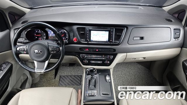 Kia Canival 2016 — photo 7