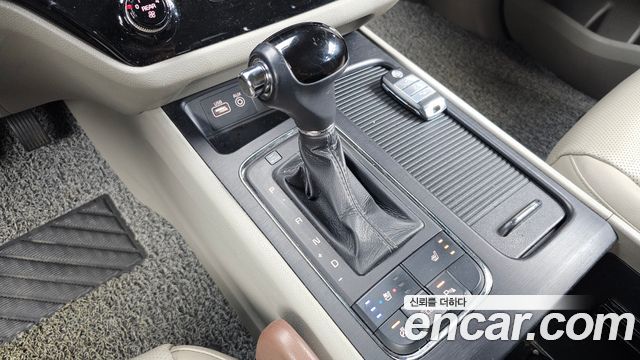 Kia Canival 2016 — photo 9