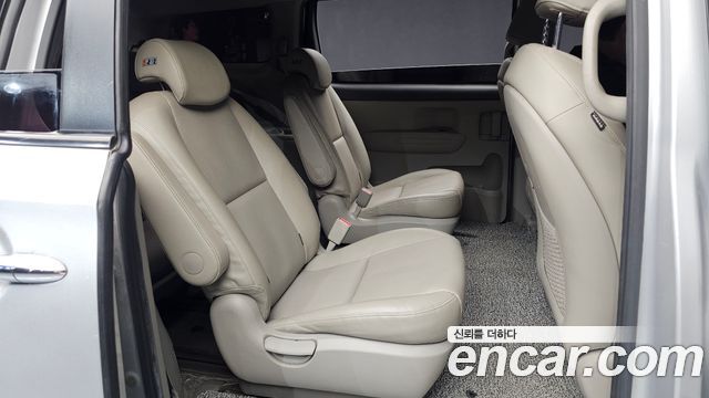 Kia Canival 2016 — photo 13