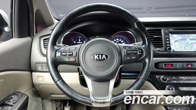 Kia Canival 2016 — photo 14