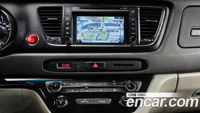 Kia Canival 2016 — photo 15