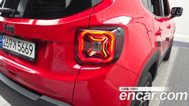 Jeep Renegade 2021 — photo 9