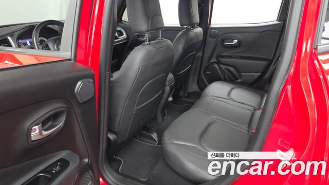 Jeep Renegade 2021 — photo 16