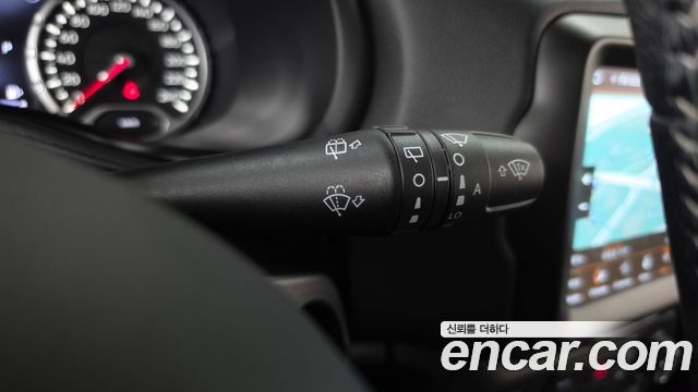 Jeep Renegade 2021 — photo 28