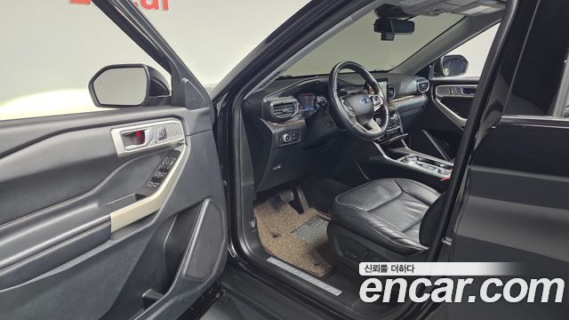 Ford Explorer 2021 — photo 13