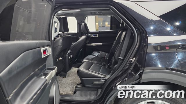 Ford Explorer 2021 — photo 17