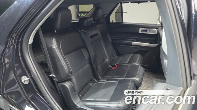 Ford Explorer 2021 — photo 18