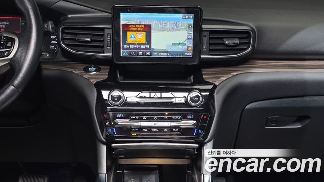 Ford Explorer 2021 — photo 20