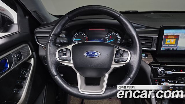 Ford Explorer 2021 — photo 21