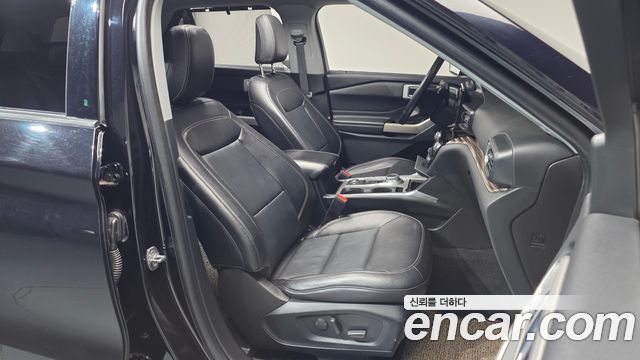 Ford Explorer 2021 — photo 16