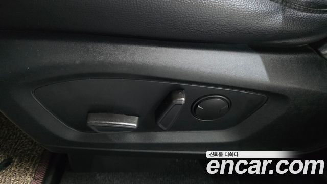 Ford Explorer 2021 — photo 31