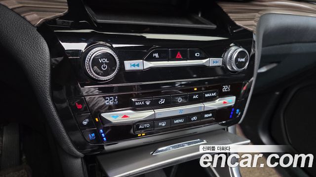 Ford Explorer 2021 — photo 32