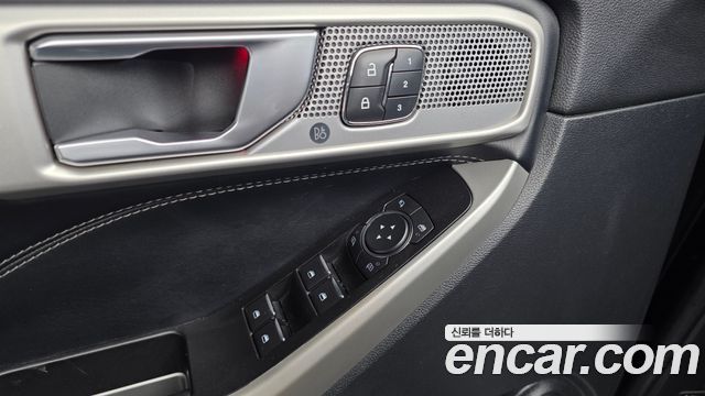 Ford Explorer 2021 — photo 33