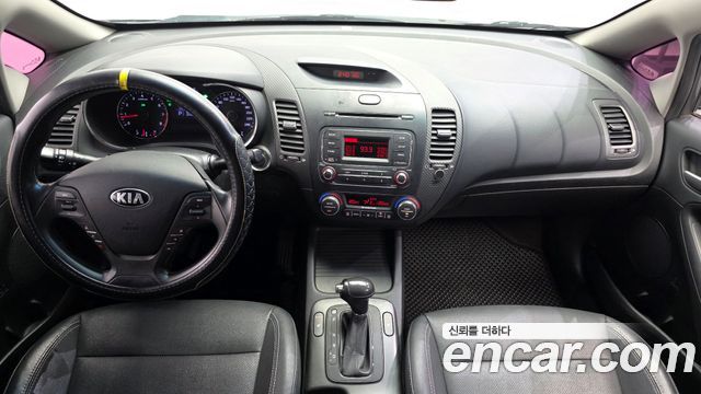 Kia K3 2013 — photo 10