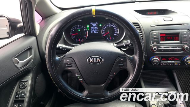 Kia K3 2013 — photo 19