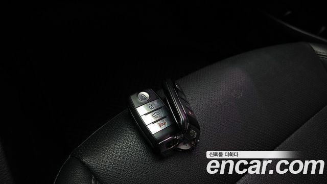 Kia K3 2013 — photo 23