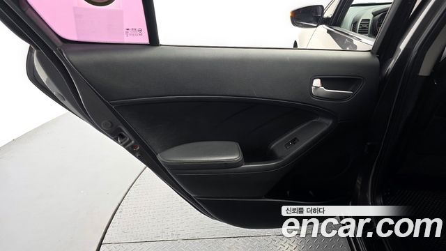 Kia K3 2013 — photo 15