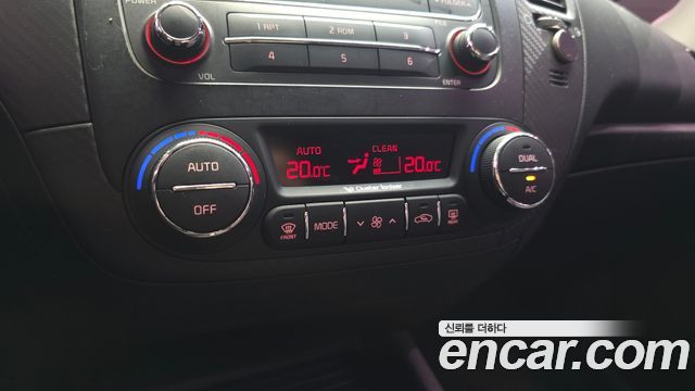 Kia K3 2013 — photo 30