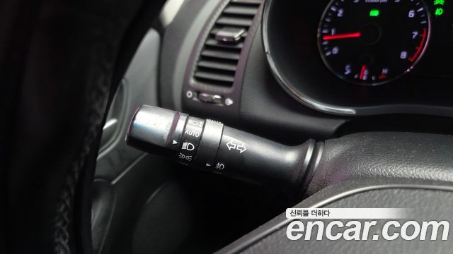 Kia K3 2013 — photo 31