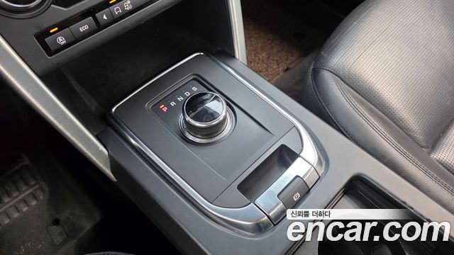 Land Rover Discovery Sport 2019 — photo 12