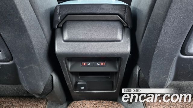 Land Rover Discovery Sport 2019 — photo 24