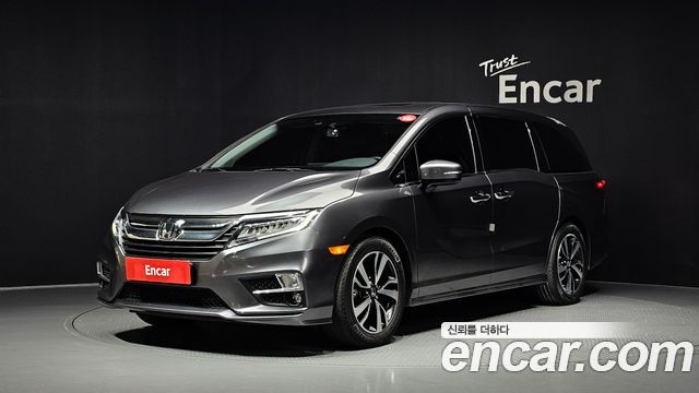 Honda Odyssey 2018 — photo 1