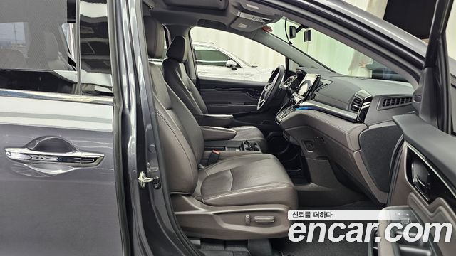Honda Odyssey 2018 — photo 11