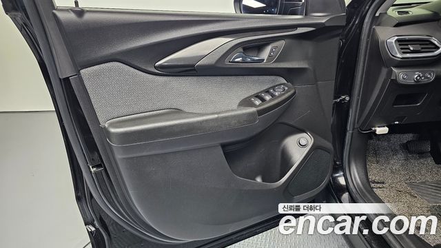 Chevrolet Korea Trailblazer 2022 — photo 14
