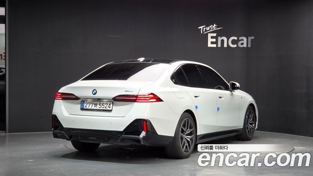 BMW 5-Series 2025 — photo 2