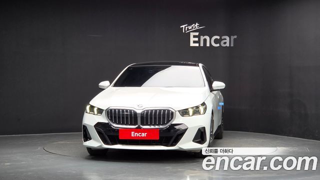 BMW 5-Series 2025 — photo 3