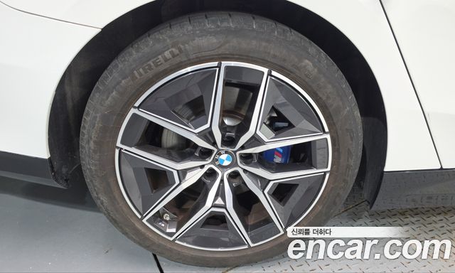 BMW 5-Series 2025 — photo 5