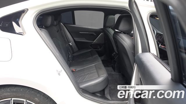 BMW 5-Series 2025 — photo 17