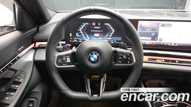BMW 5-Series 2025 — photo 18
