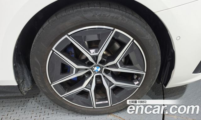 BMW 5-Series 2025 — photo 7