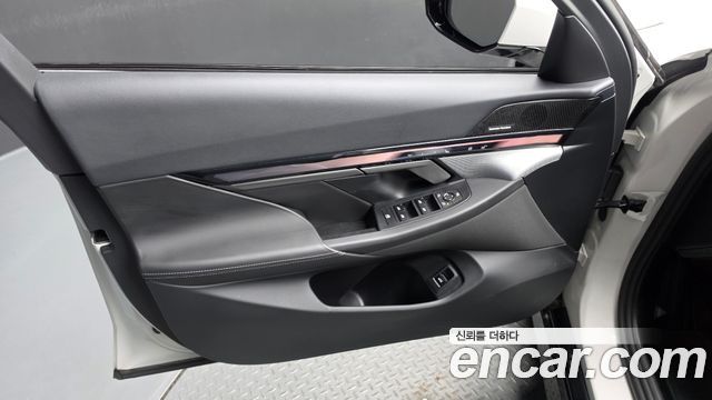 BMW 5-Series 2025 — photo 14